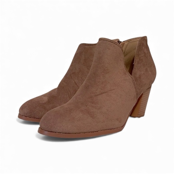 SHEIN Shoes - Brown Ankle Boots with Suede Finish and Wedge Heel, Side Zipper woman’s size 9